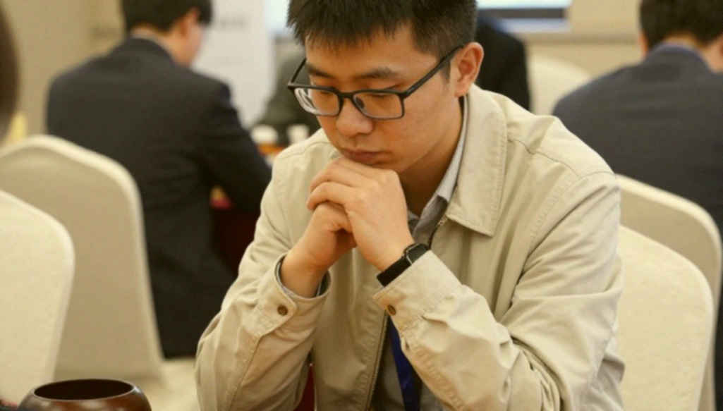 FIDE सर्वे: चार में से तीन महिला शतरंज खिलाड़ियों ने पक्षपात या उत्पीड़न बताया — आँकड़े के पीछे का अधूरा हिसाब