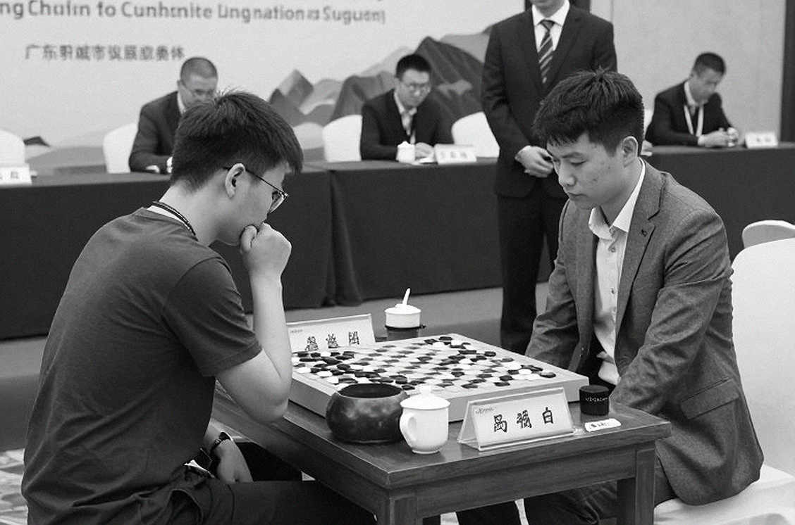 FIDE सर्वे: चार में से तीन महिला शतरंज खिलाड़ियों ने पक्षपात या उत्पीड़न बताया — आँकड़े के पीछे का अधूरा हिसाब FIDE सर्वे: चार में से तीन महिला शतरंज खिलाड़ियों ने पक्षपात या उत्पीड़न बताया — आँकड़े के पीछे का अधूरा हिसाब