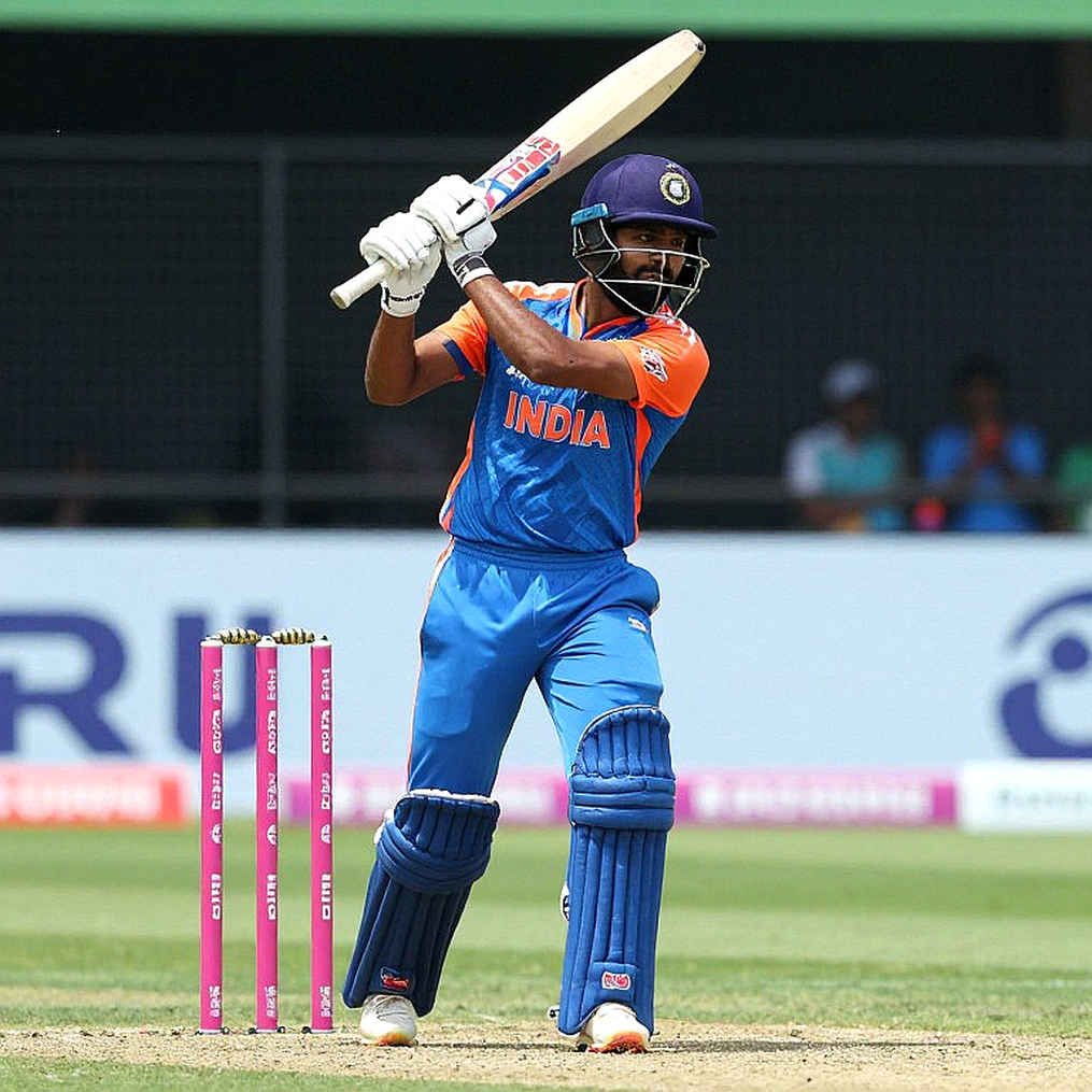 Dhoni's IPL 2027: A December Fitness Test Will Decide the Last Dance